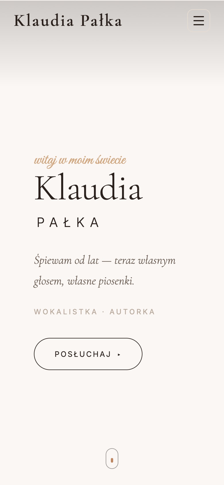 Strona główna na telefonie: napis Klaudia PAŁKA, hasło Śpiewam od lat i przycisk Posłuchaj